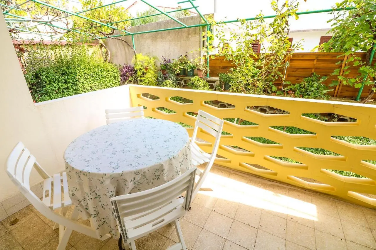Apartments Magasic With Terrace Baska