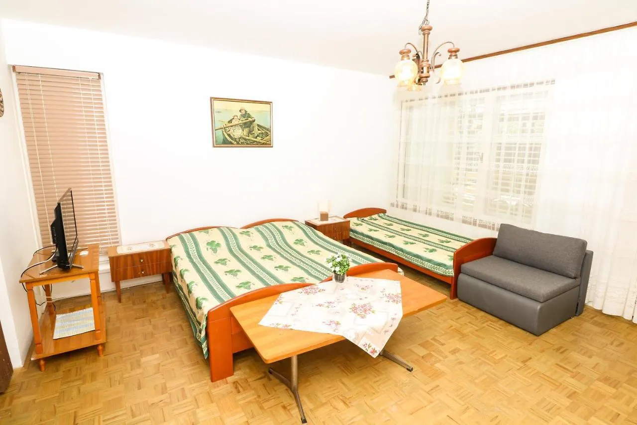 Apartments Magasic With Terrace Baska