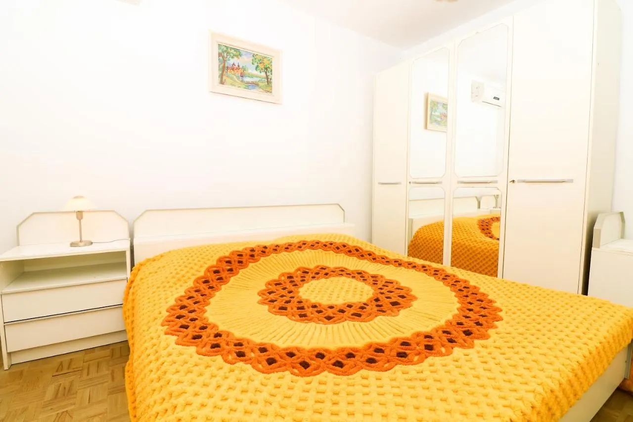 Apartments Magasic With Terrace Baska
