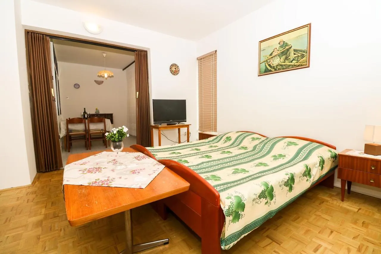 Apartments Magasic With Terrace Baska