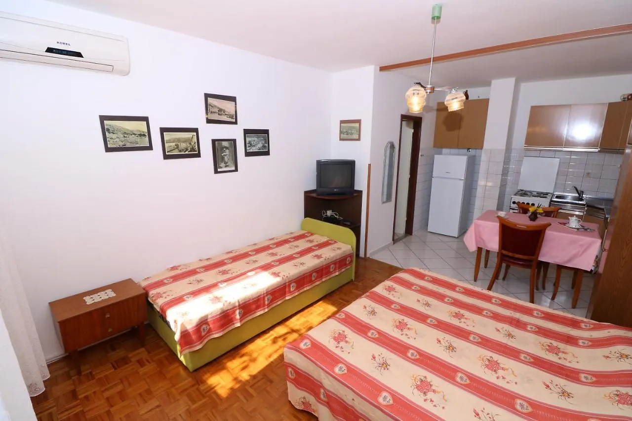 Apartments Magasic With Terrace Baska   Baska (Krk)