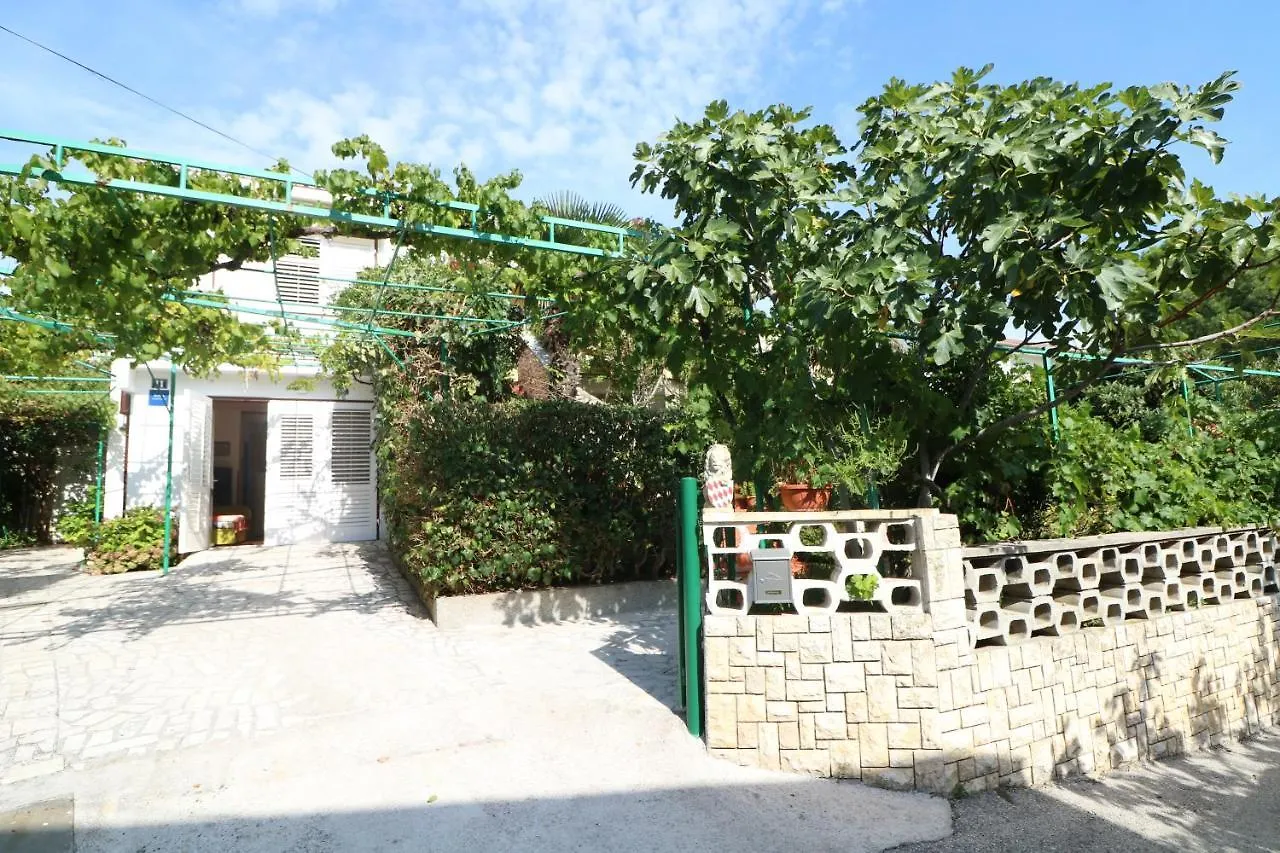 Apartments Magasic With Terrace Baska